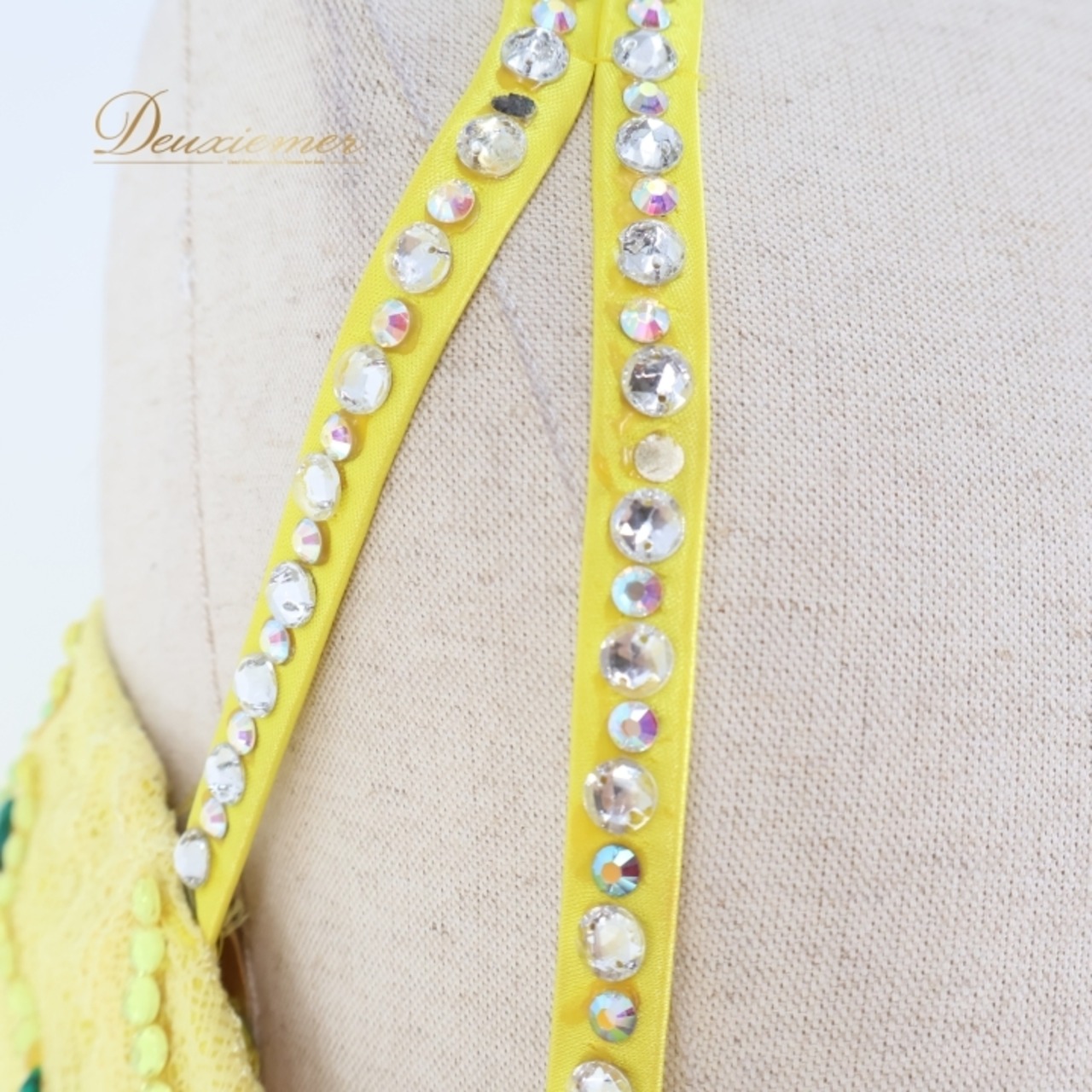 社交ダンス 衣装 スタンダード ドレス ワンピース スタンダードドレス フロート レース 黄色 デモ 競技 ダンス パーティ 発表会 つきおか 落ち感 スカート ふんわり ゆったり クラシック 上品 ダンスウェア 舞台衣装 ビジュー オシャレ かわいい