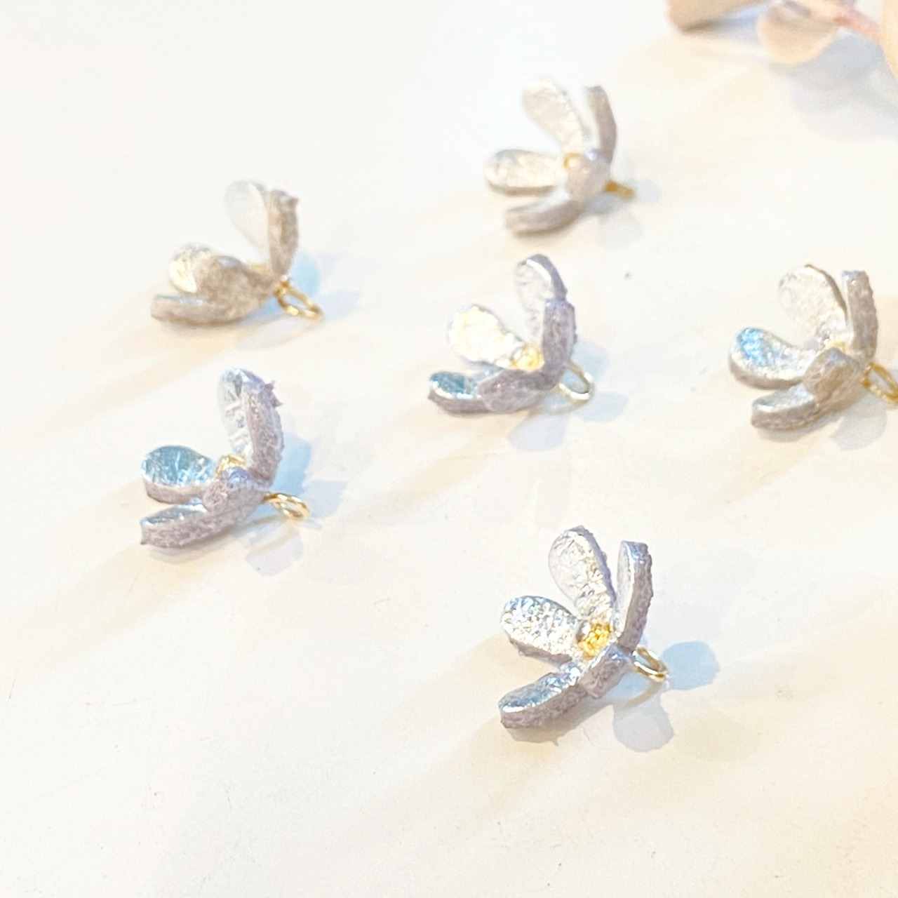 【アウトレット】３Dレザーフラワー スターフラワー (ピン付タイプ)6個入(シルバー) - 2