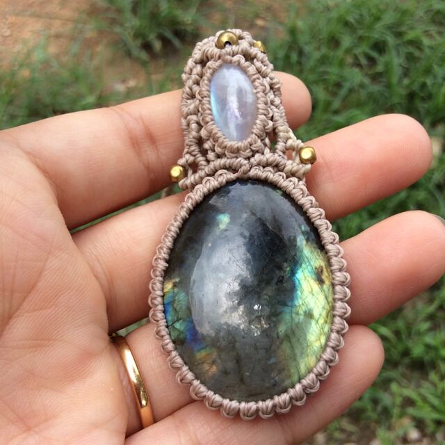 ムーンストーンとラブラドライト連結ネックレス