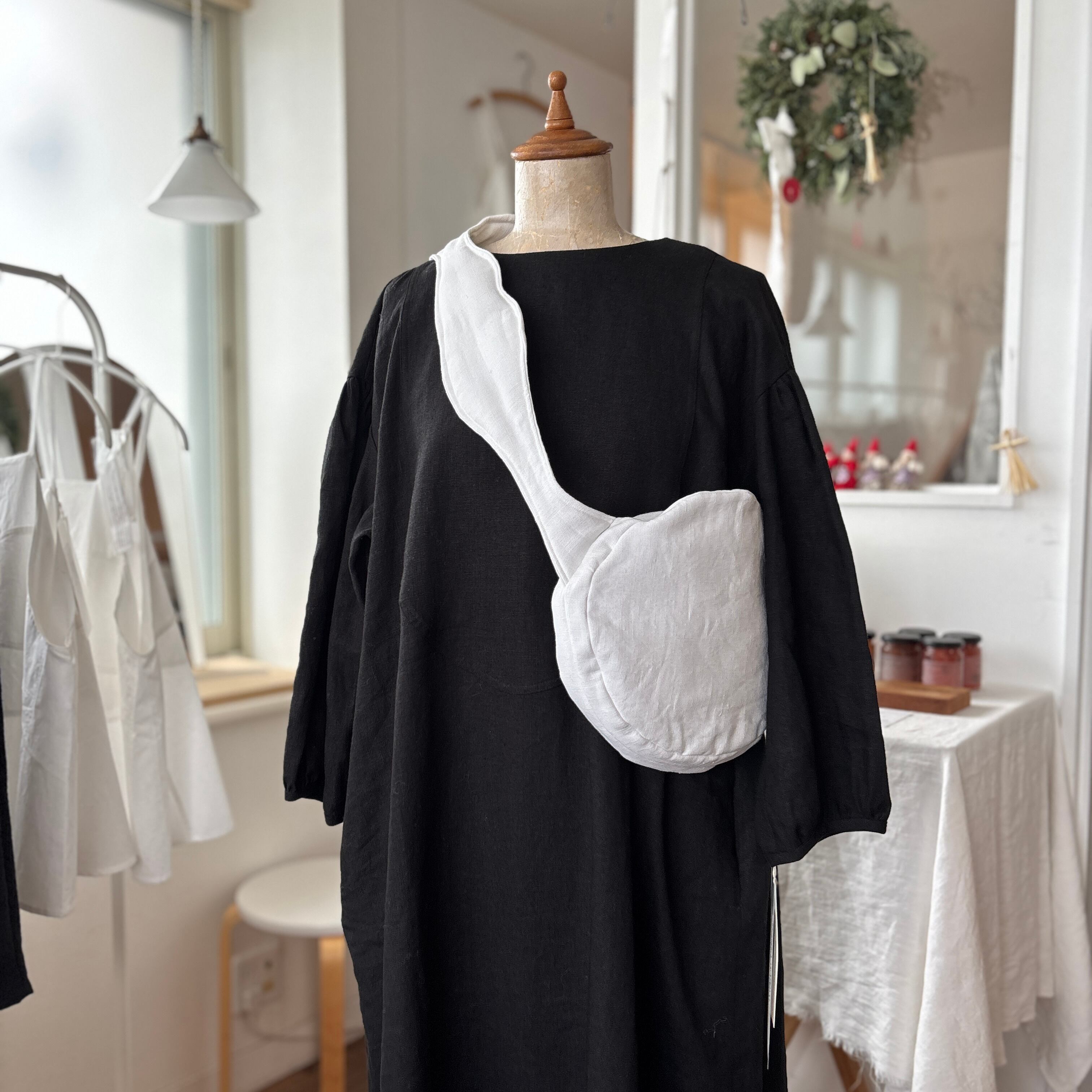 conocone・オモチボディバッグ(アンティークリネン)