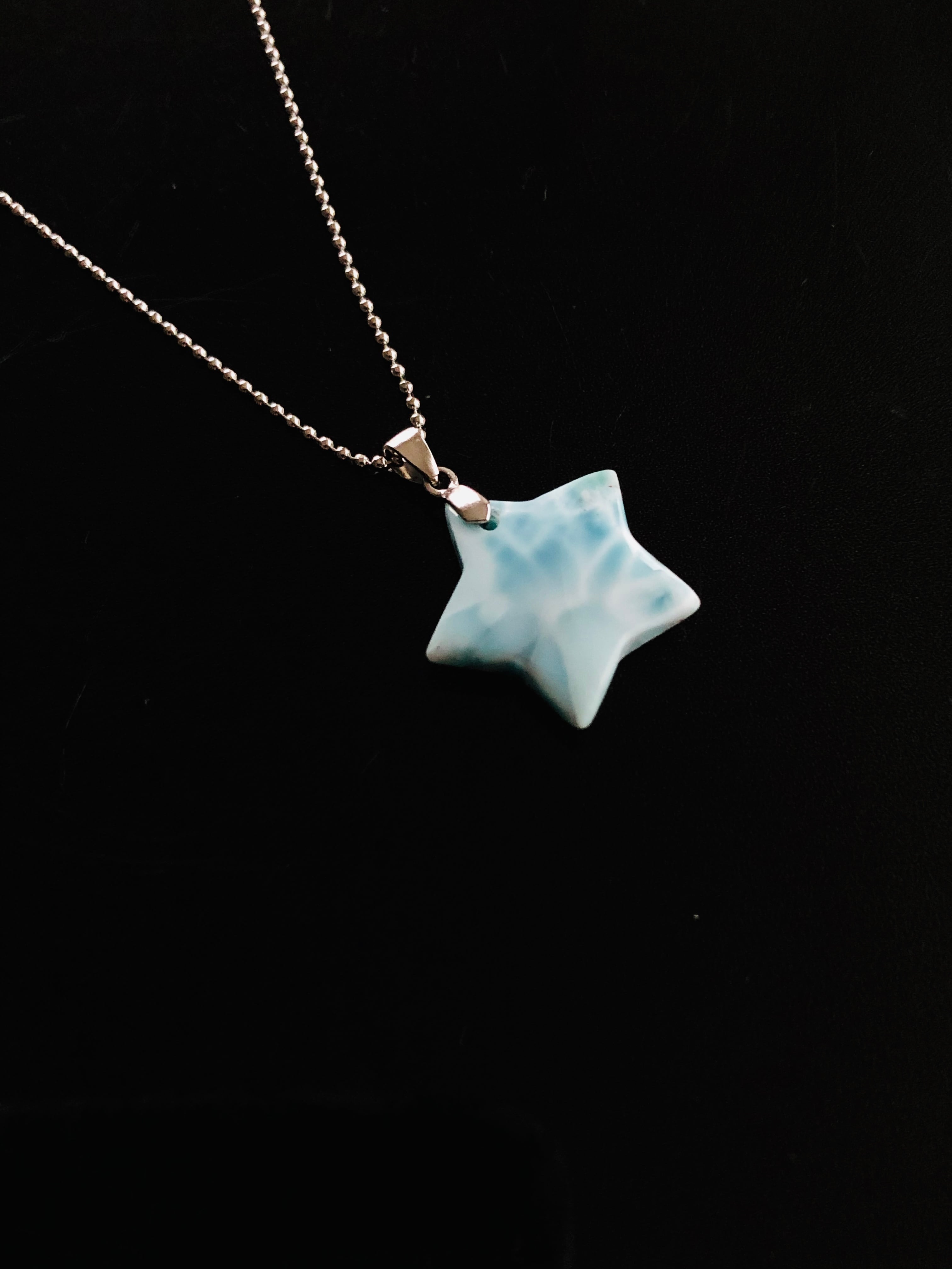 星形！ラリマーのネックレス | 虹色の星