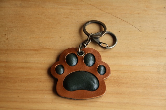 肉球キーホルダー(ブラウン)