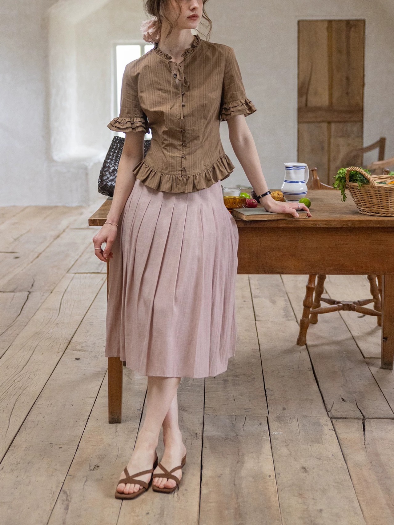 Châtelaine Frill Silhouette Blouse F0743