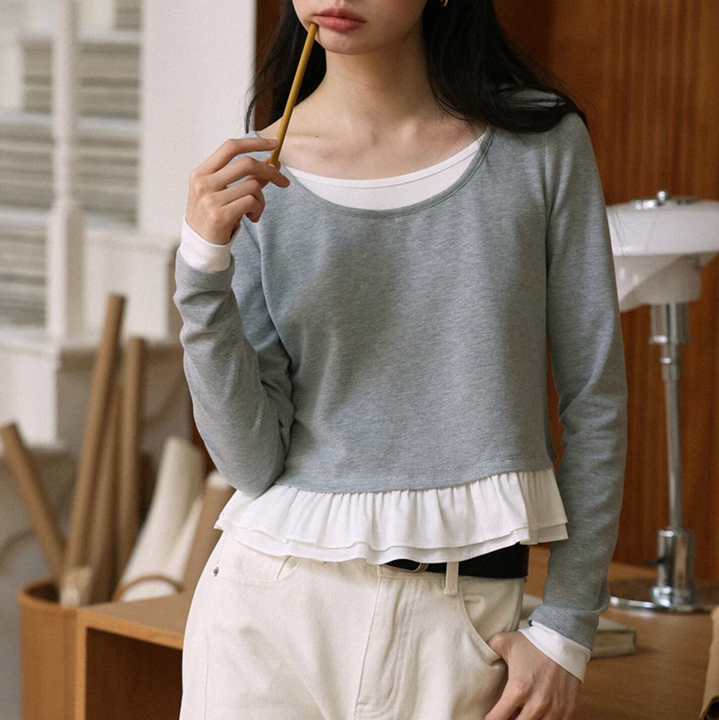 Two-piece long sleeve round neck T-shirt