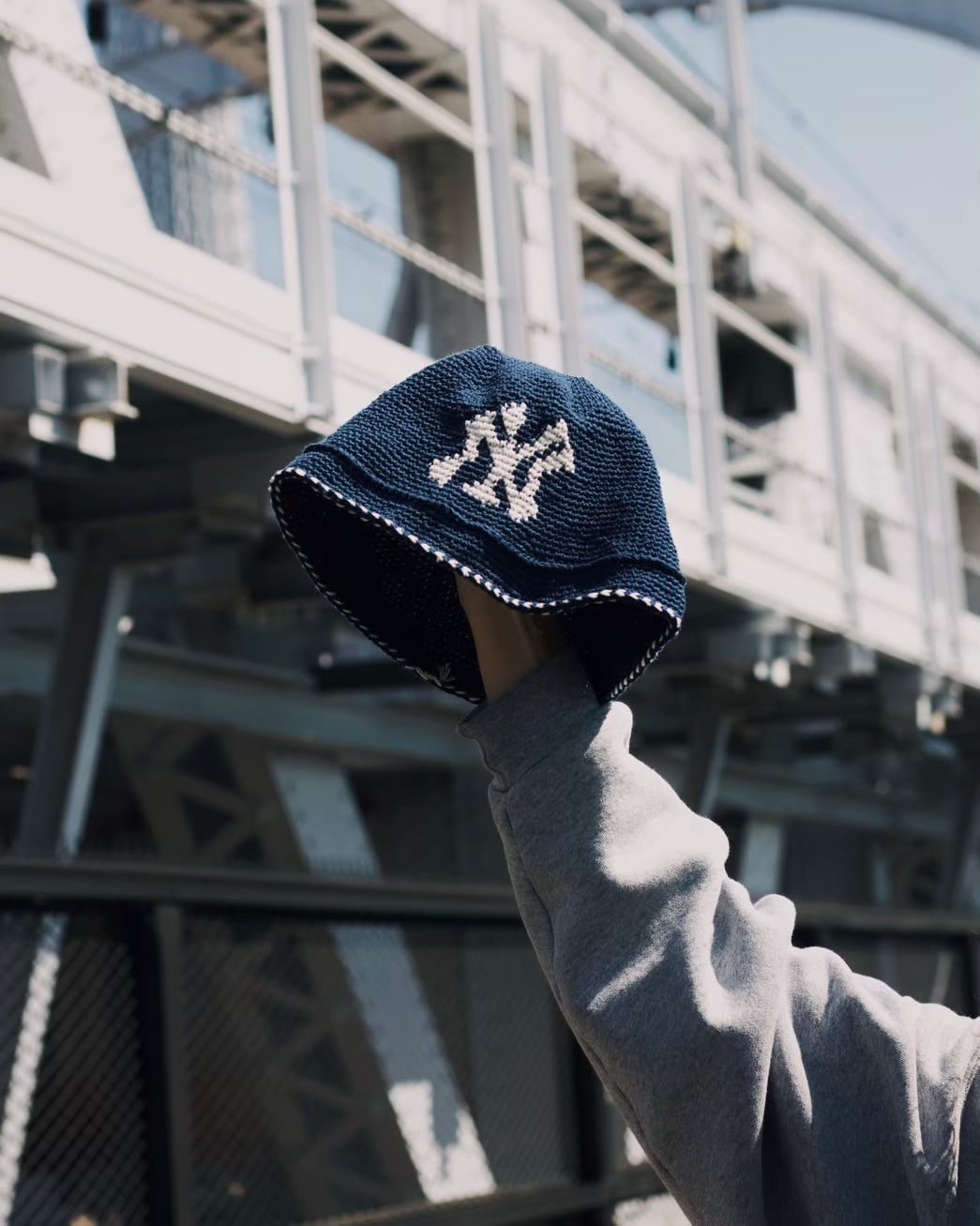 ACO NY HAND KNIT BUCKET HAT NAVY | nua