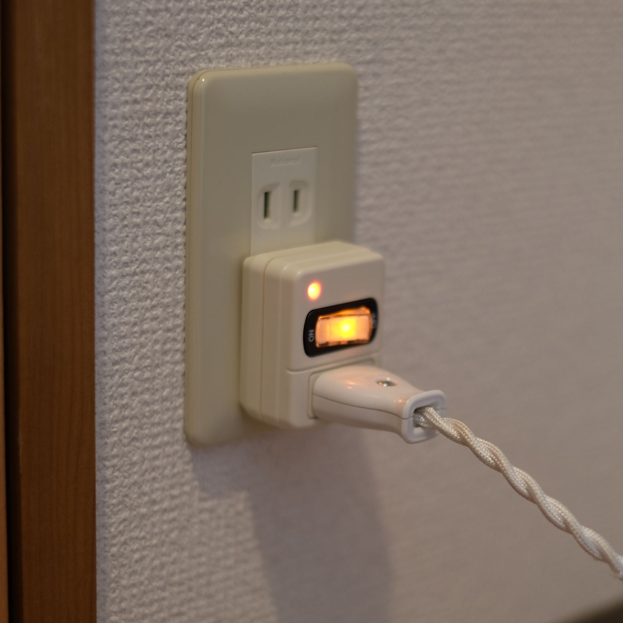 スイッチ付コンセント〜10個セット（省エネタップ） 電源タップ 10個口 2m 集中スイッチ 雷サージ コンセントプラグ 10口