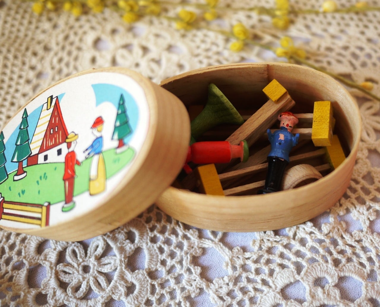 ドイツ わっぱ箱入り 農場 エルツ人形 手作り木工芸品 Spanschachtel