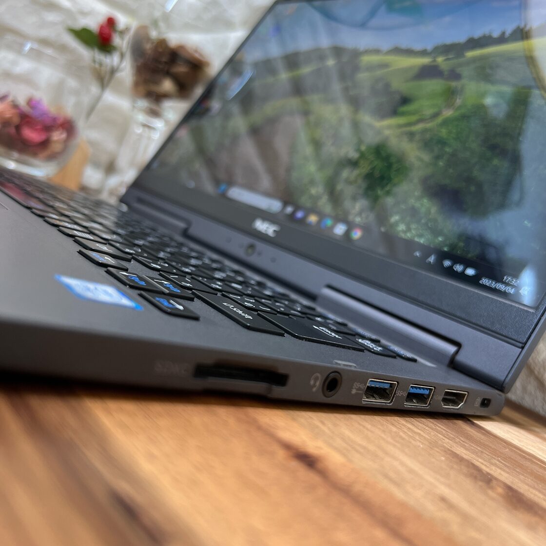 NEC LAVIE 2in1☘️Corei5第7世代☘️SSD256GB/メモリ8G | Pay ID