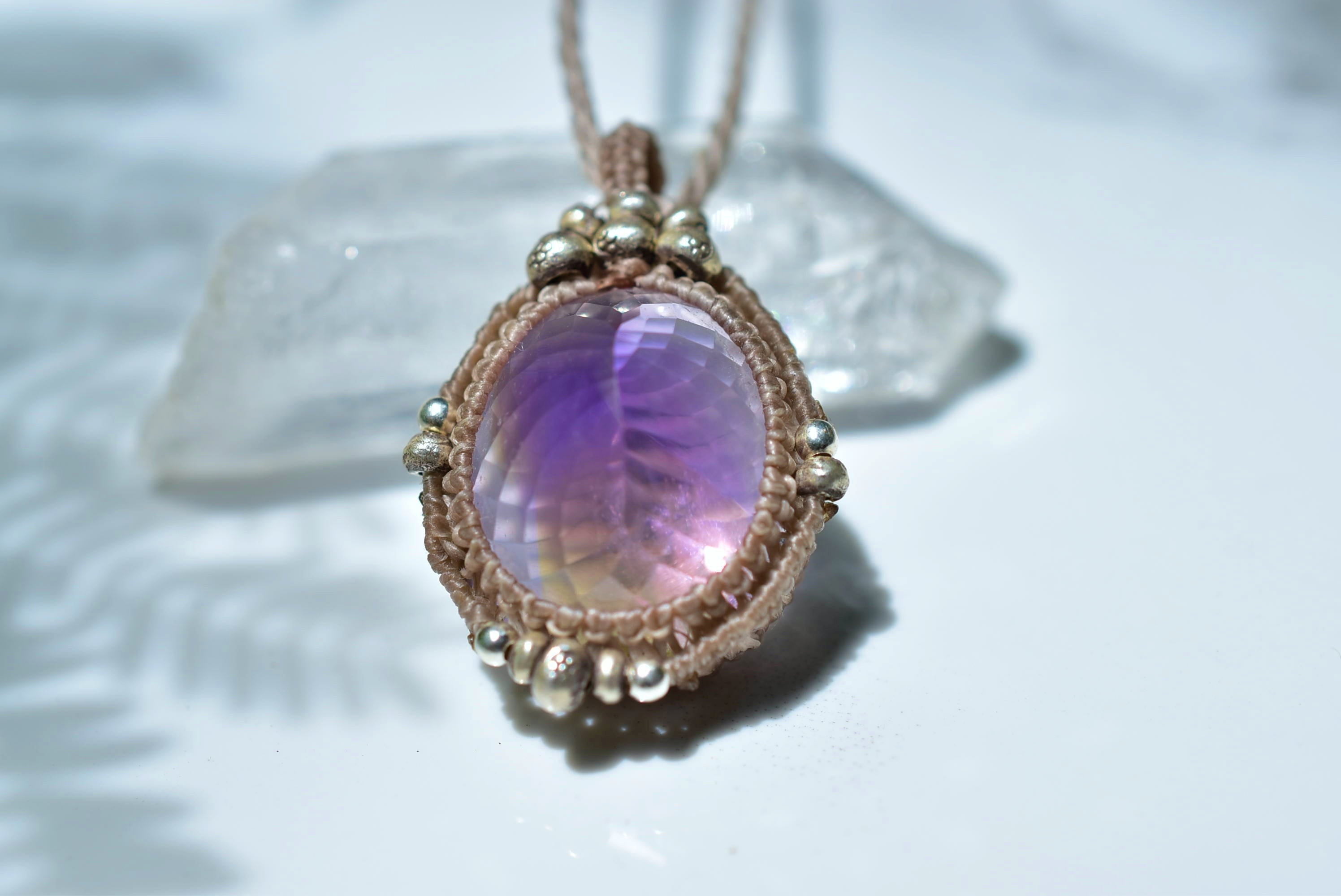 極上の艶☆30ctファセットカットアメトリン マクラメペンダントamet006