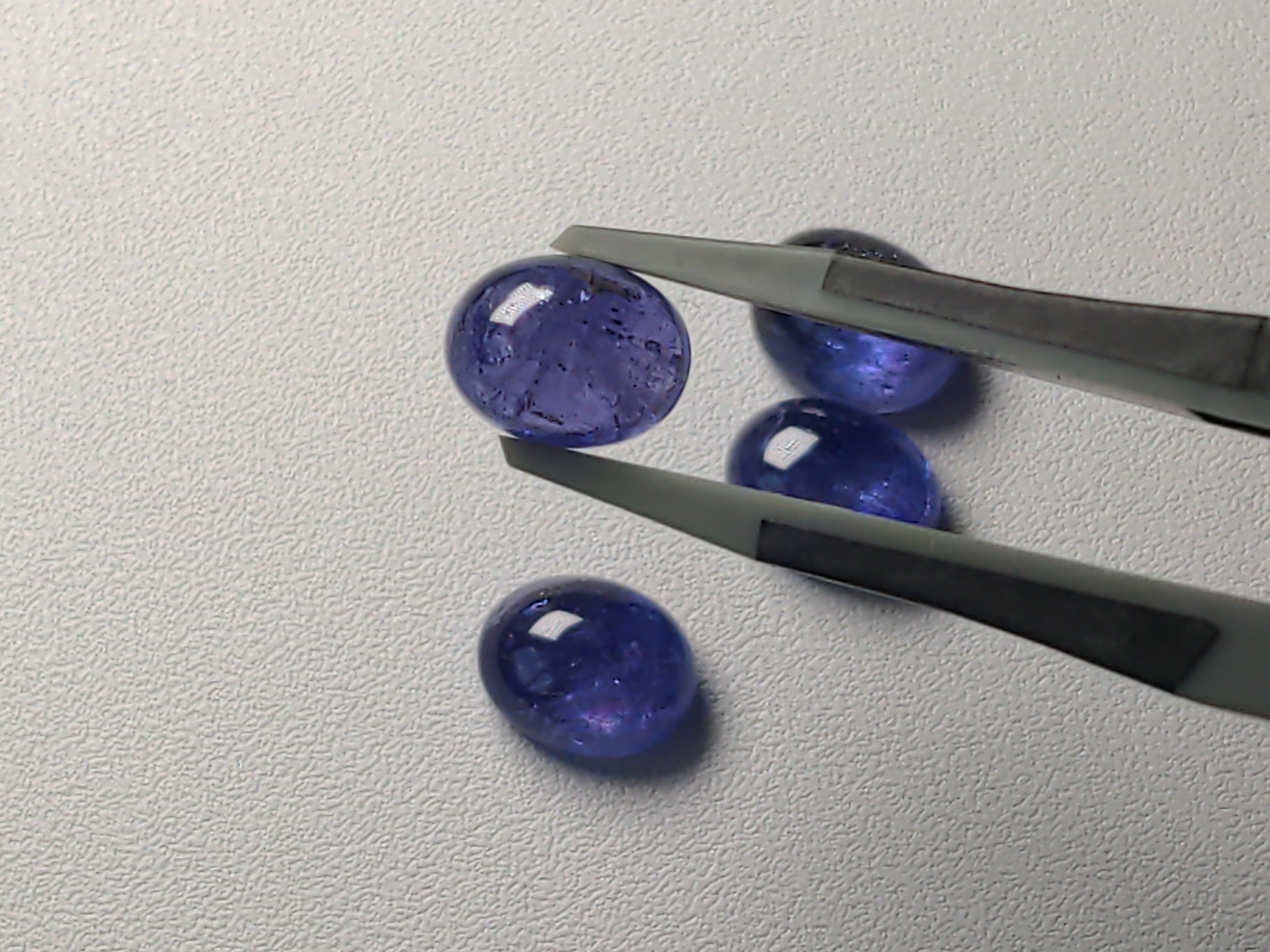 夜の神秘を閉じ込めた バイカラータンザナイトルース1.2ct 夜の神秘を閉じ込めた バイカラータンザナイトルース1.2ct