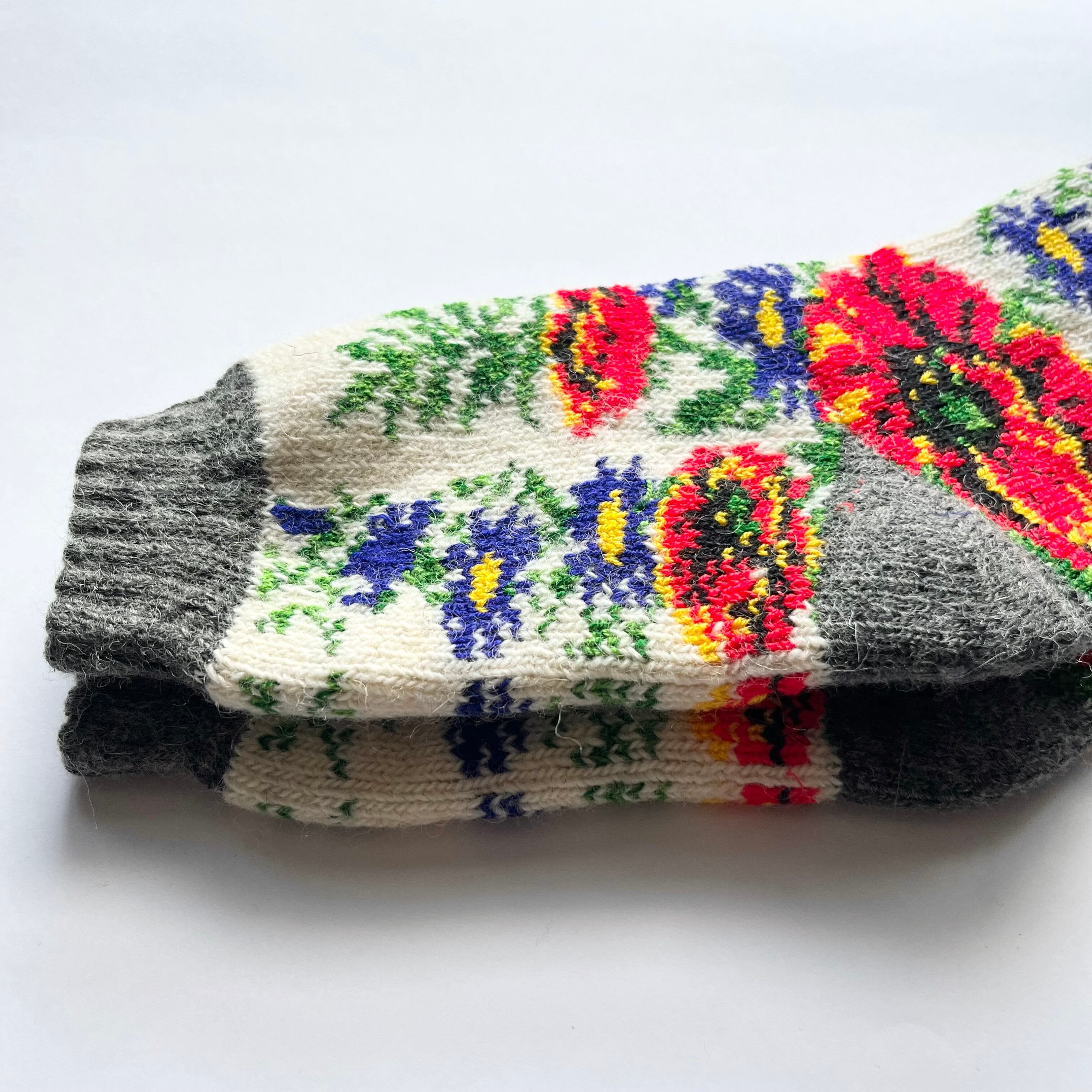 ウクライナ支援/ウールソックス(ポピー柄)