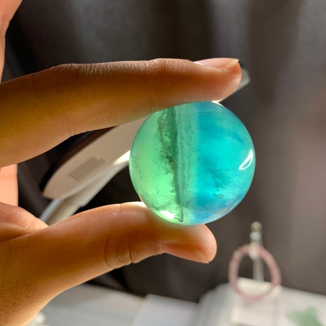 s141 バイカラーフローライトスフィア