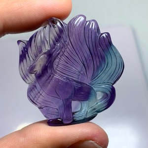 2.九尾狐☆狐フローライト ペンダントトップ