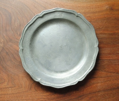 フランス買い付け 大きめ 古い錫のプレート 23cm 花形リム トレー コースター ピューター ETAIN アンティーク ig2156