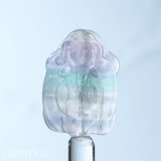 【瑞光をあつめる癒やしの神獣】中国産 レインボーフローライト 龍亀 ビーズ／現品一点売り noP-032