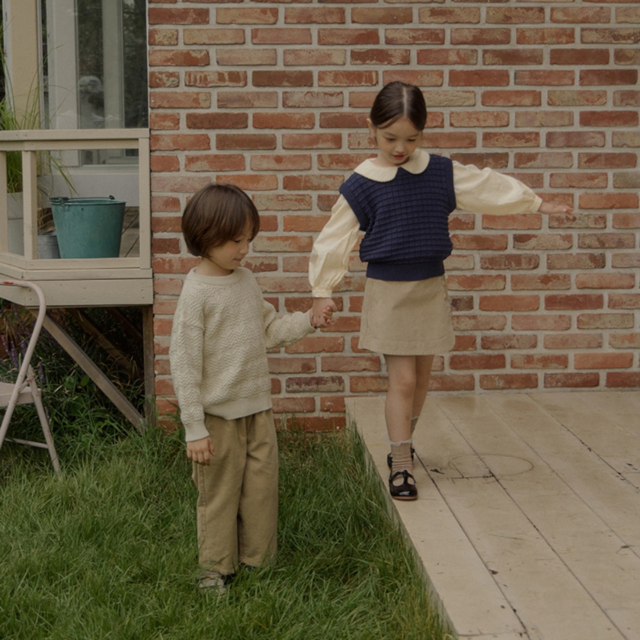 春レトロ刺しゅう裾ブラウス