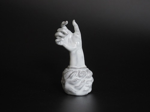 Etrange petite piece 401  手のオブジェ 『お喋りな貴婦人』 Ⅲ