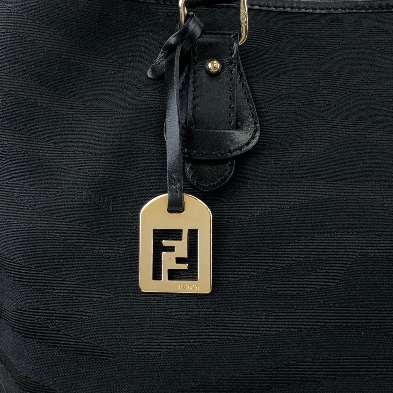 FENDI フェンディ トートバッグ ブラック ロゴチャーム ナイロン