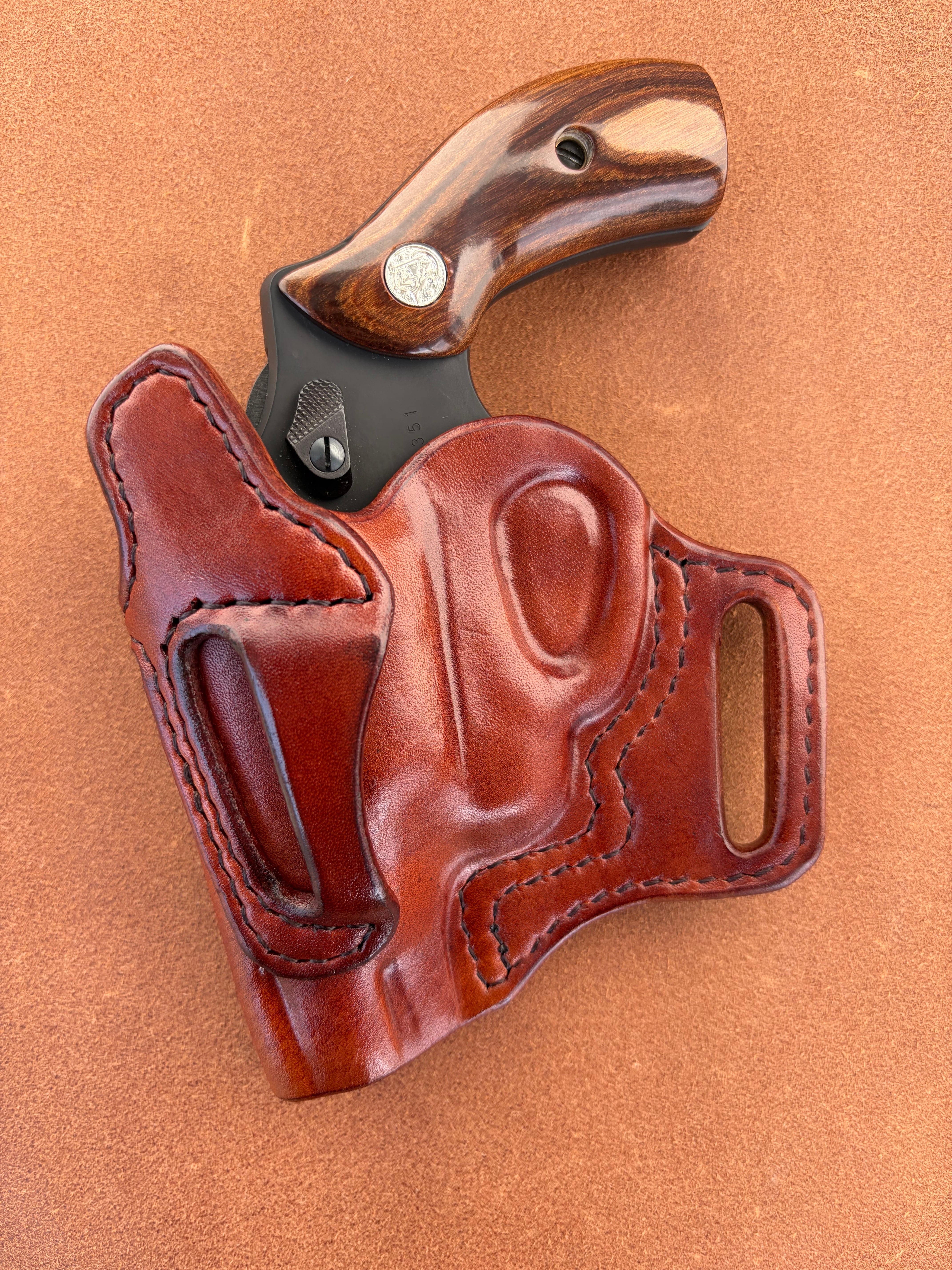 j frame（M36シリーズ）用avenger leather holster | 黒沼興業