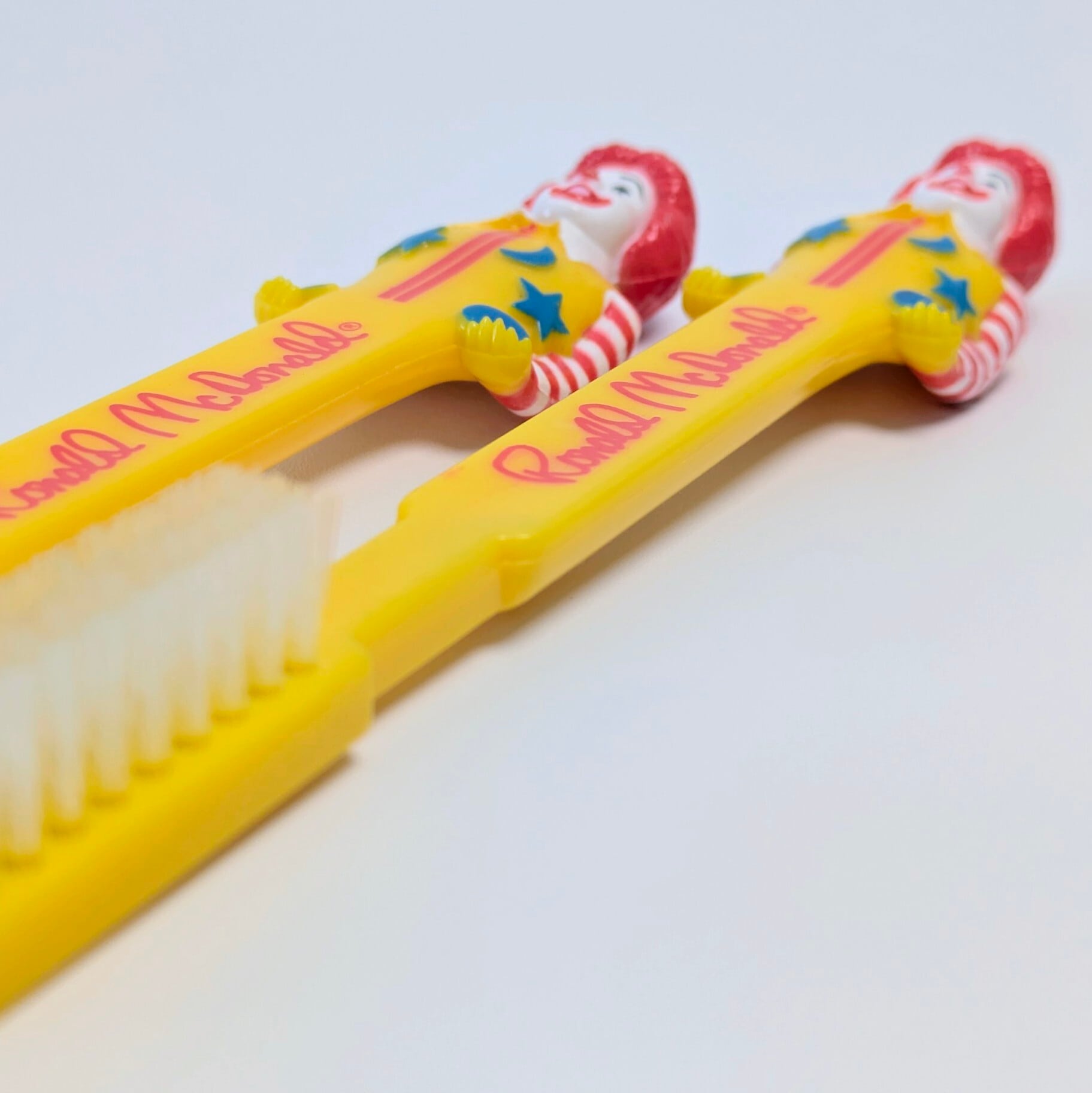 ☆ DEADSTOCK / VINTAGE1988 ☆【 McDonald's ( マクドナルド ) 】単品 toothbrush / 歯ブラシ / ロナルド・マクドナルド / ドナルド 〚アメリカン雑貨 アメトイ〛