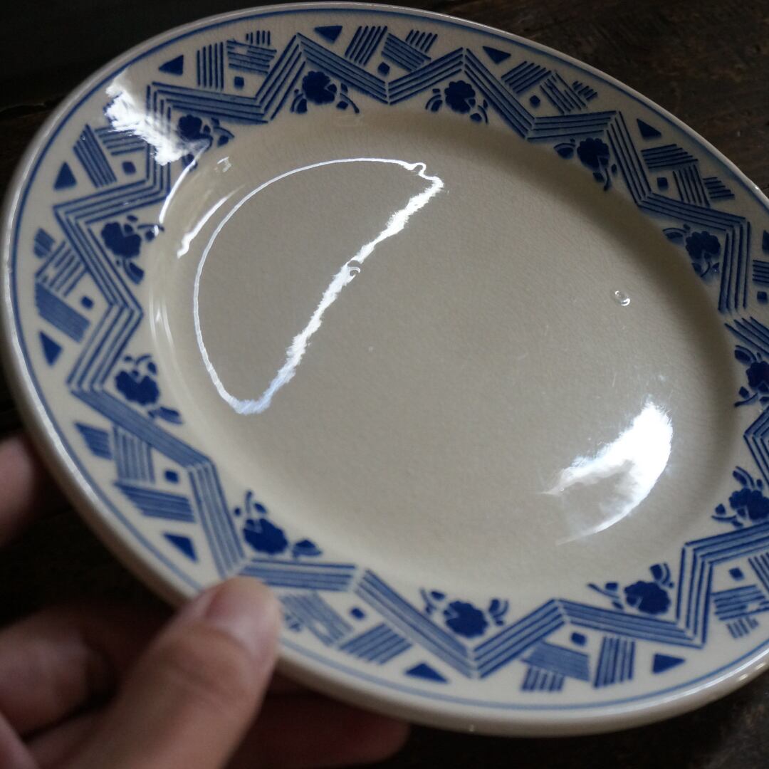古いフランスの陶器皿