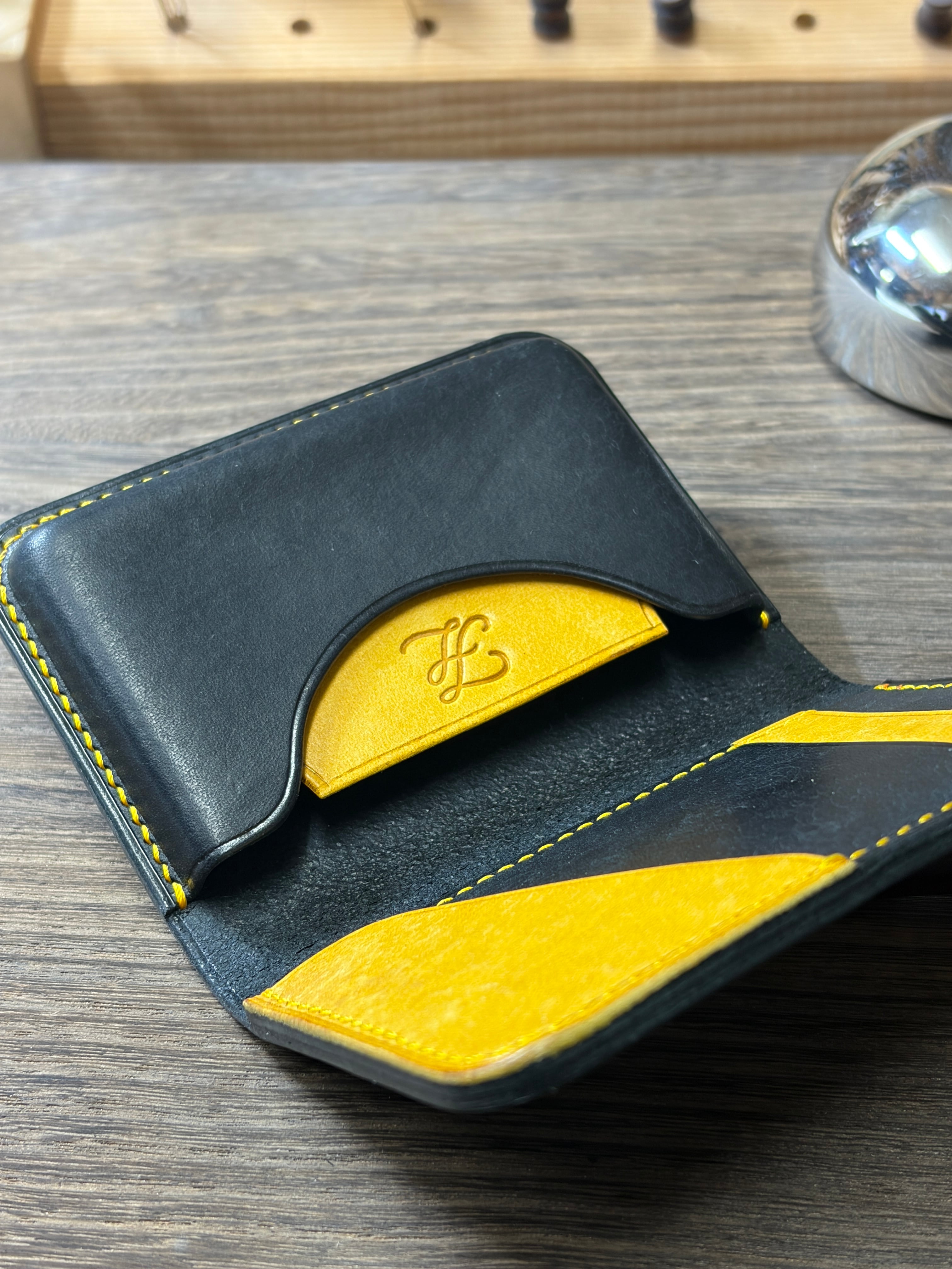 本革 手縫い名刺入れ バイカラー【FELMANO】カードケース black×yellow