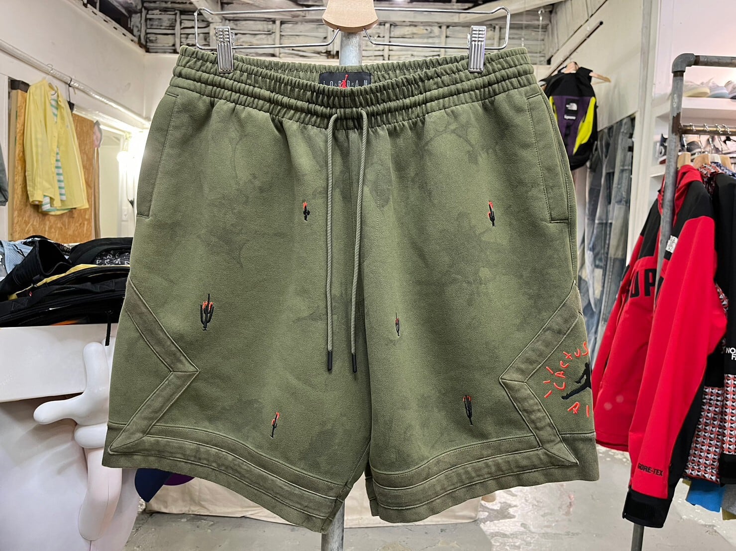 L Size Travis Scott TSWOSH SUEDE SHORTnike