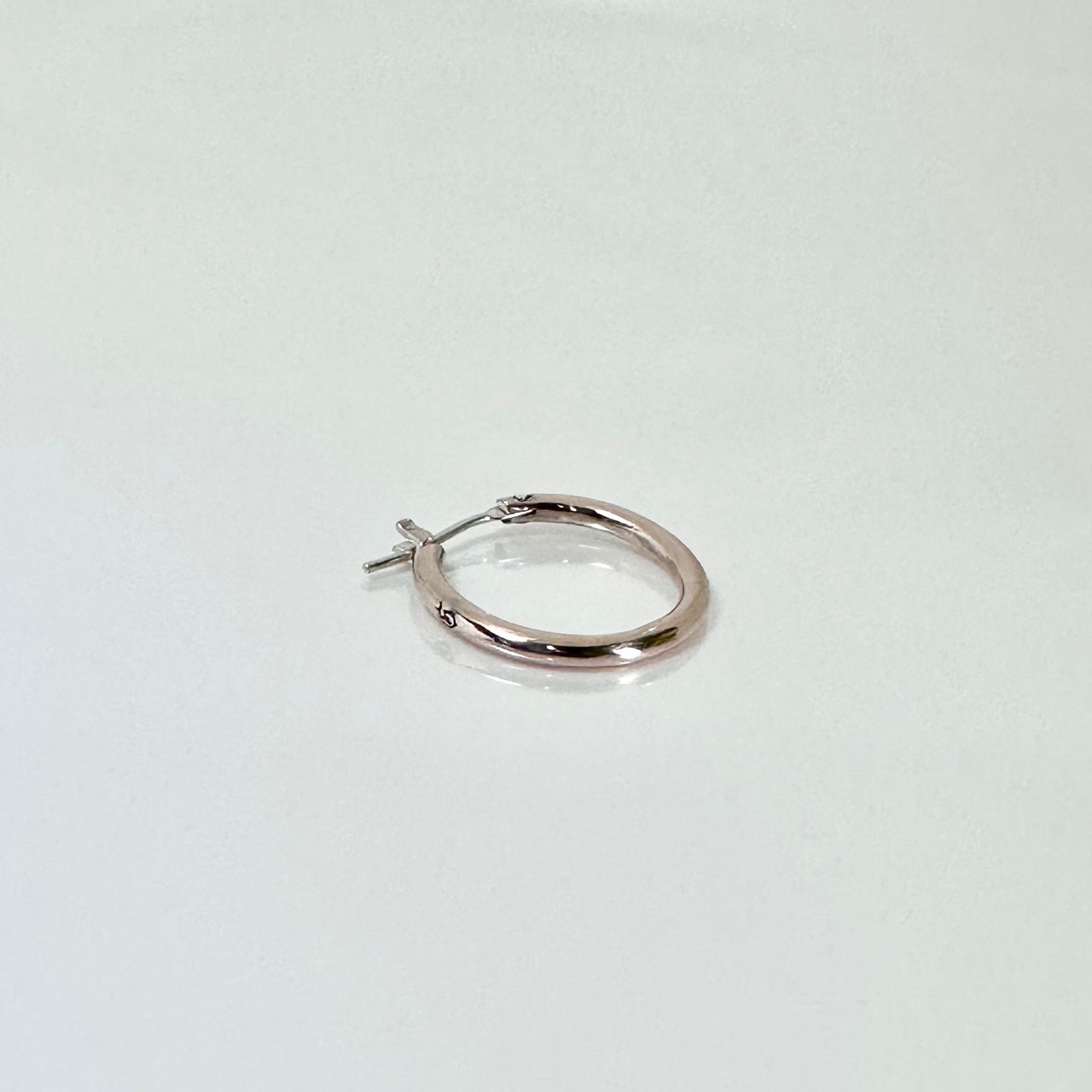 THIN HOOP raised by wolves [LARGE] pink silver / シンフープピアス レイズド バイ ウルヴス L・ピンクシルバー