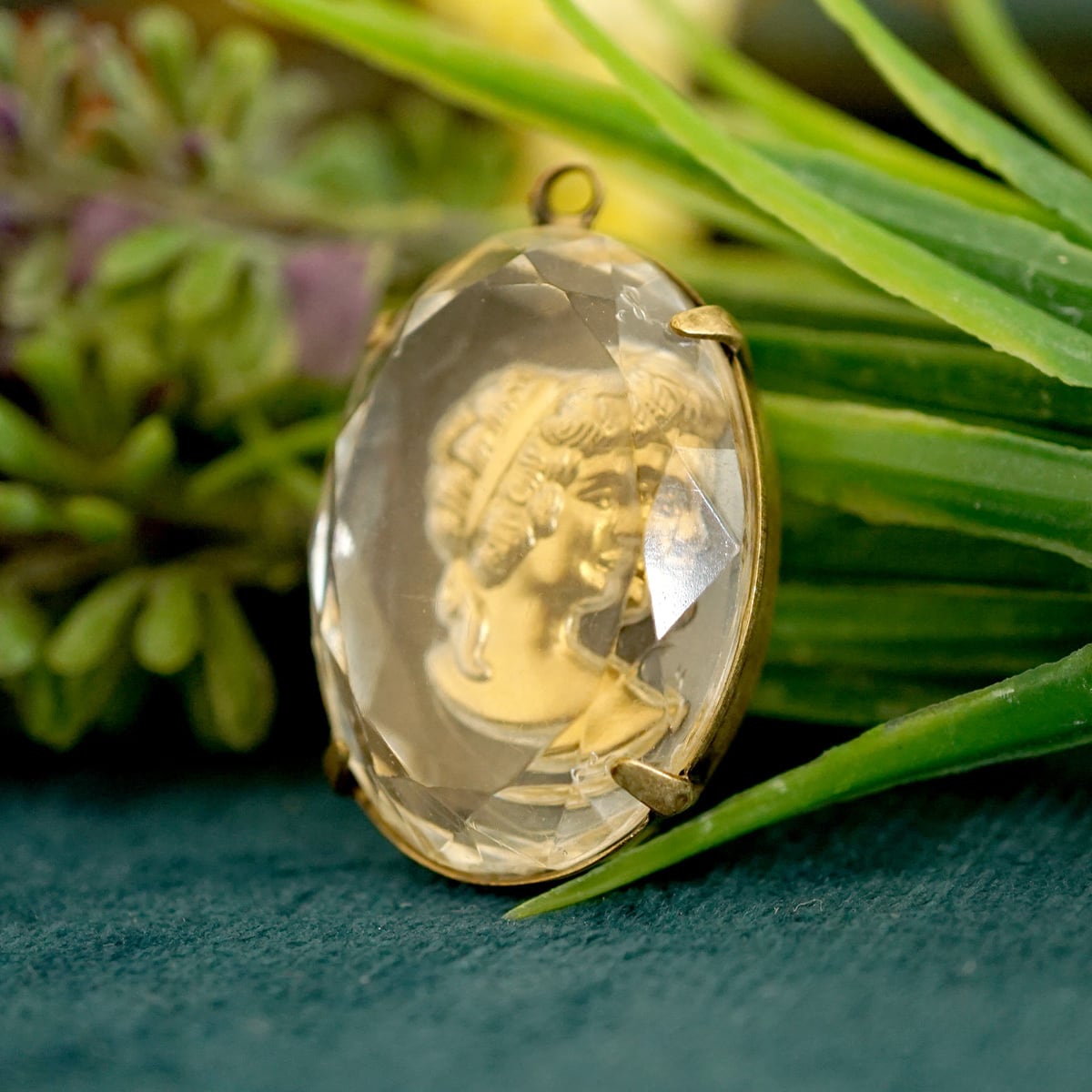 ヴィンテージ インタリオ ルーサイト アクリルカメオ ドイツ製 | 輸入