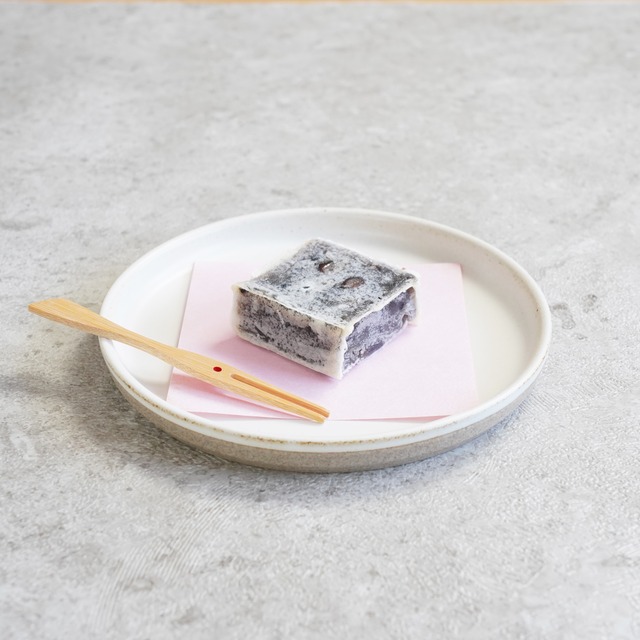 Kyoto amanohashidate Black Bean Salt Bean Cake (2 pieces)※For international shipping, please click here.