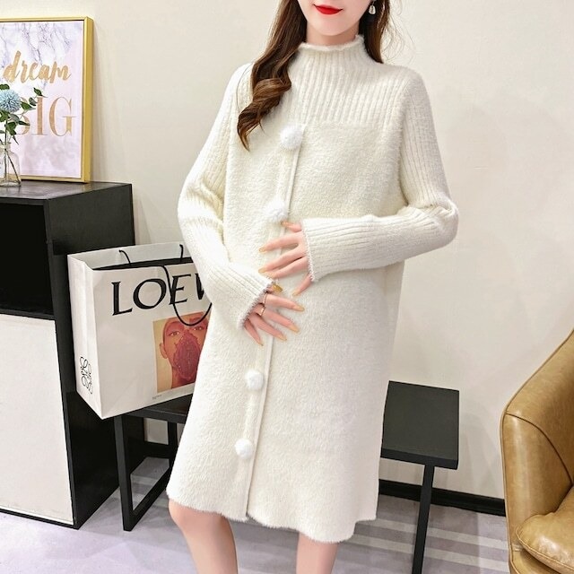 【送料無料】マタニティ ワンピース ハイネック ミディ丈 ガーリー ニットワンピース ポンポン レディース 可愛い ママコーデ ママファッション ママ服 マタニティウェア 人気 ゆったり 大きいサイズ デイリー 普段着 お出かけ おしゃれ シンプル 無地 きれいめ カジュアル フェミニン シック 体型カバー 着痩せ 着回し お宮参り マタニティフォト 通勤 妊婦服 授乳服 産前 産後 秋 冬 CO2172