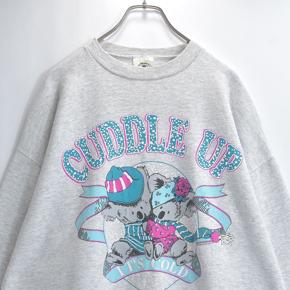 80s USA製 ROSS INTERNATIONAL ロスインターナショナル スウェット ドロップショルダー 発泡プリント コアラ アニマル CUDDLE UP 杢グレー USED ビンテージ 古着 メンズLサイズ相当
