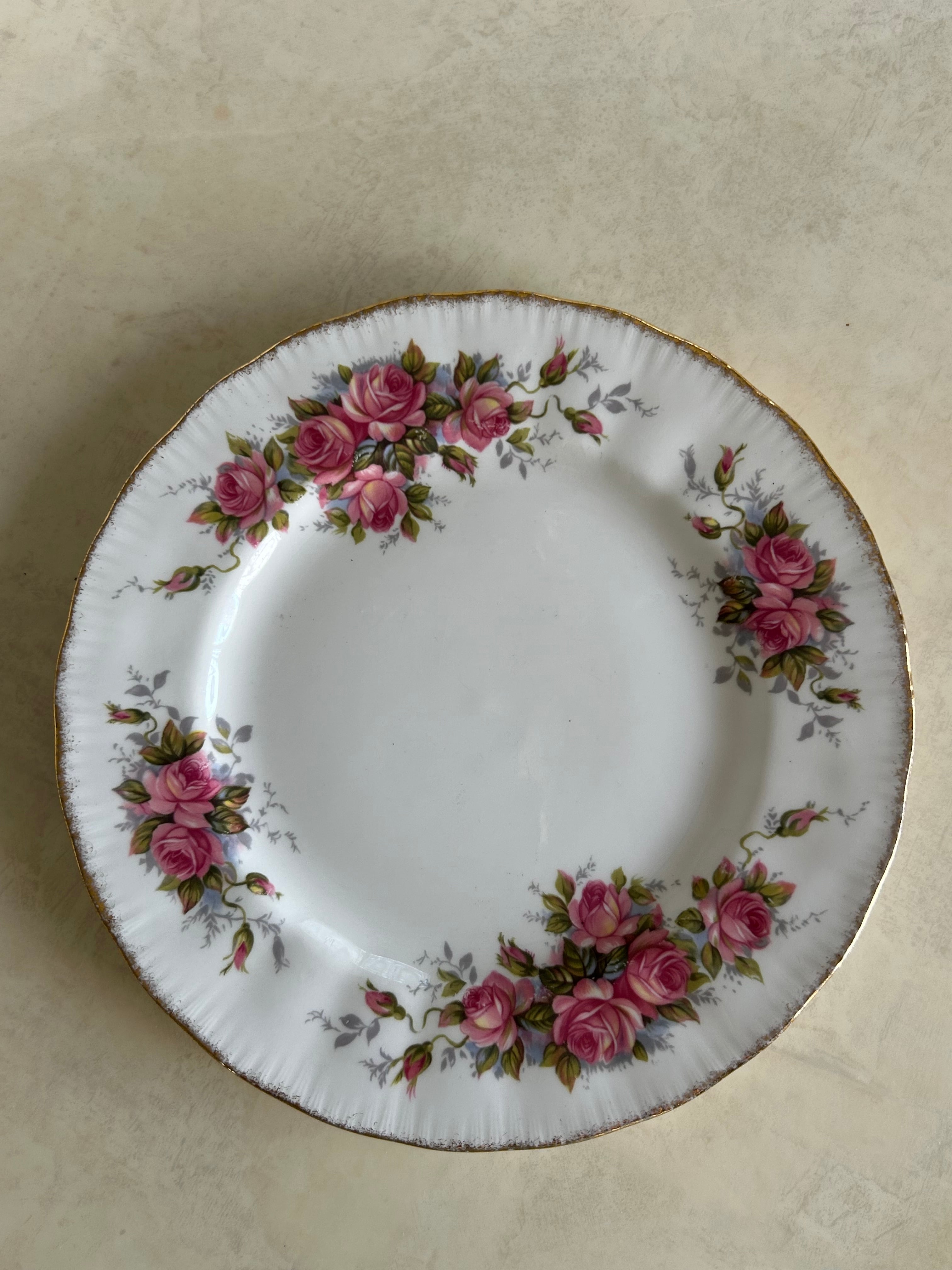 英国Vintage PARAGON パラゴン Elizabath Rose エリザベスローズ プレートB 20.3cm 1981年 貴重