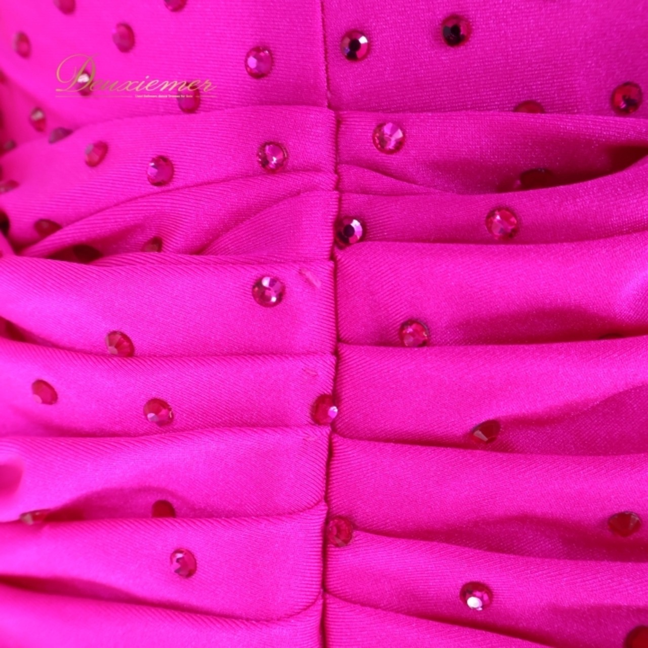 社交ダンス 衣装 ラテン ワンピース ドレス ピンク系 VeRTigo 濃いピンク デモ 競技 ダンス パーティ 豪華 伸縮 ストレッチ ビジュー 豪華 華やか ダンス衣装 フォーマル 競技用 ステージ衣装 エレガント オシャレ パフォーマンス用