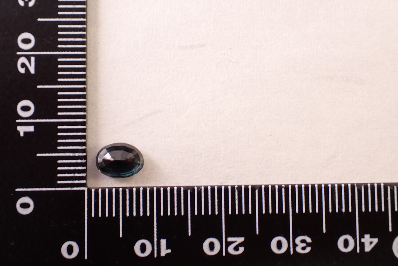 タンザニア産スピネル　0.99ct　[D11‐461]