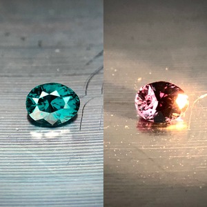 【特価品】唯一無二の蒼色 0.18ct 天然 ベキリーブルー ガーネット（カラーチェンジガーネット）