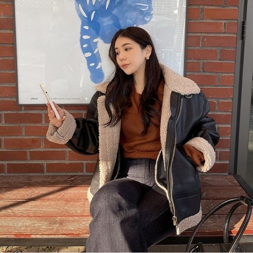 ジャケット ショートコート コート アウター レディース カラバリ 2色 ブラック モカ 長袖 異素材ミックス 裏ボア 暖かい 無地 カジュアルスタイル トレンド 秋冬 新作 カジュアルスタイル