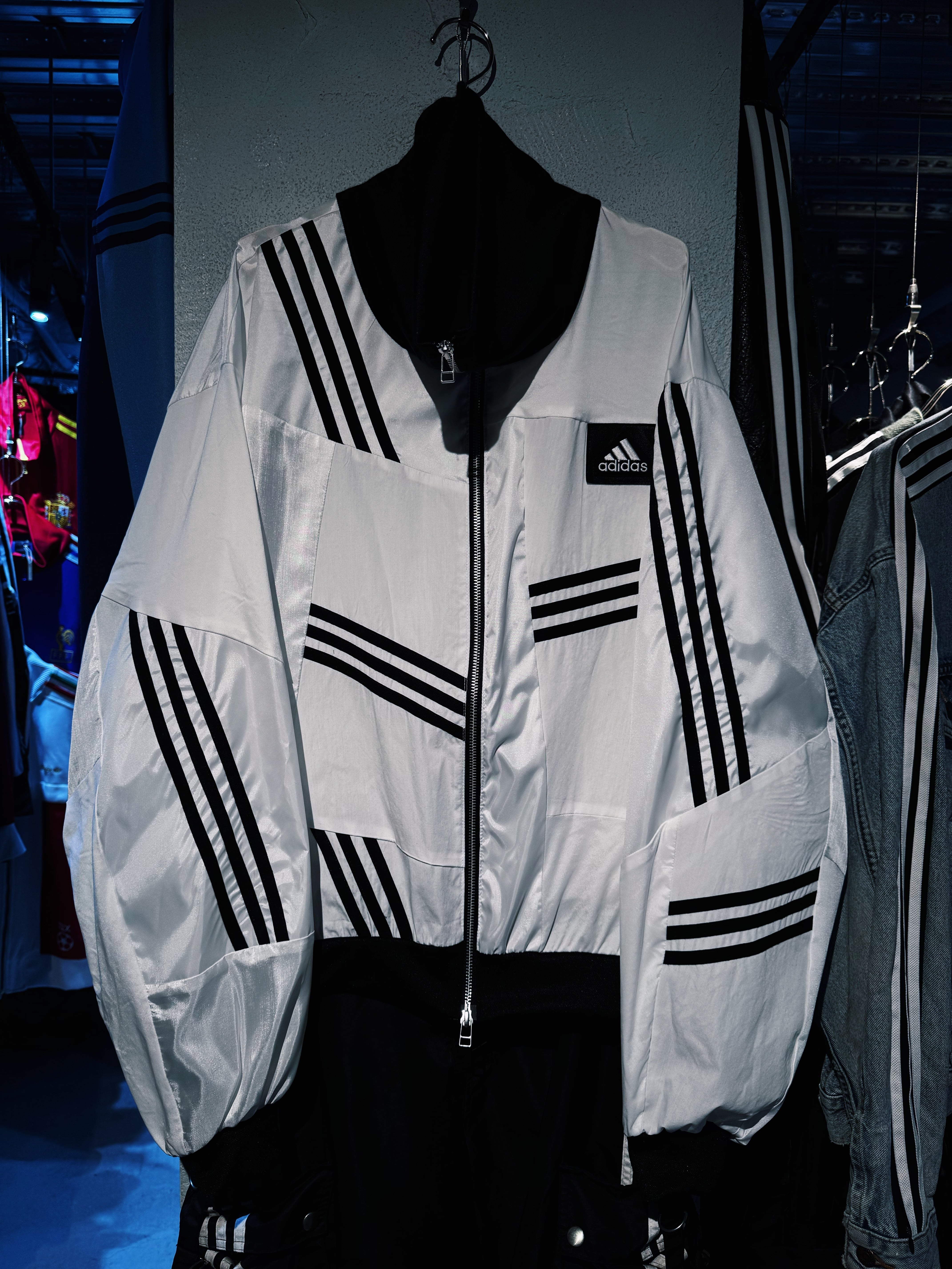 Special “original re:make” vintage patch work design High-neck track jacket