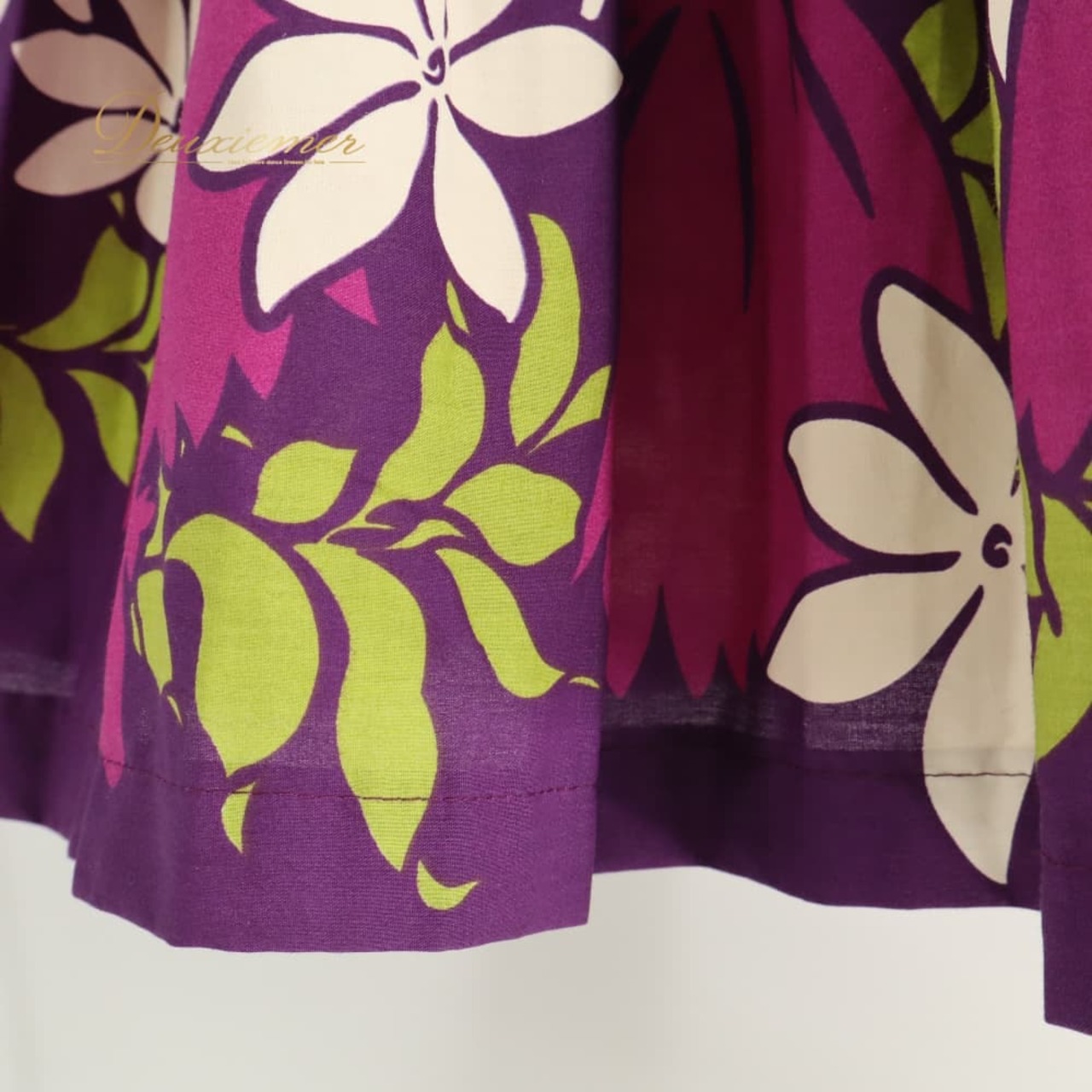 フラダンス 衣装 ALOHA FABRICS アロハファブリック パウスカート パープル系 ティアレ柄 ダンサー柄 踊り子 ハワイアンプリント ハワイアン アロハ フラ ダンス レッスン 練習 シングル スカート フレア 華やか 鮮やか かわいい おしゃれ ピンク系 ホワイト系 グリーン系 紫 白 黄緑