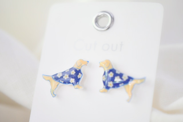Cut out わんわん ピアス