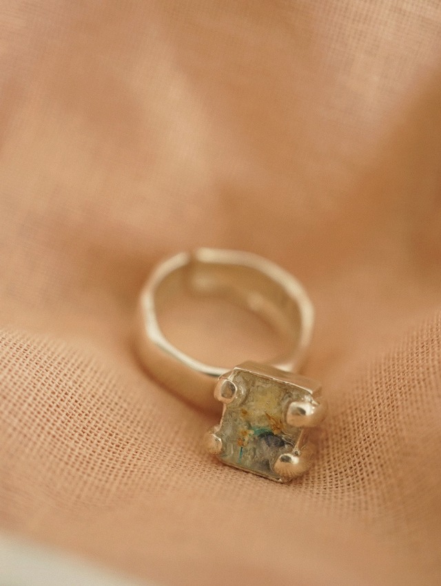 SWAYING RING