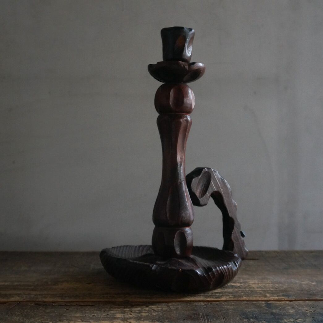 古いスペインの木製キャンドルスタンド