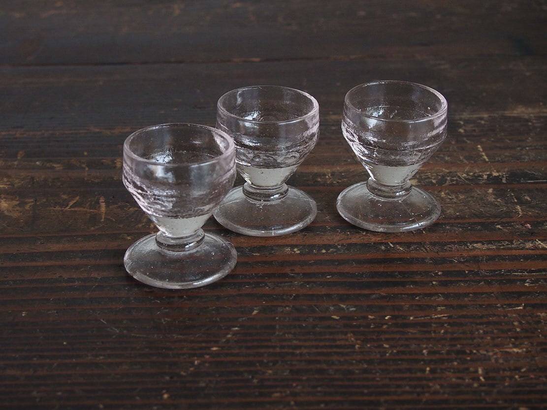 オパールガラスの小瓶 ミルクガラス ファーマシーボトル 吹きガラス