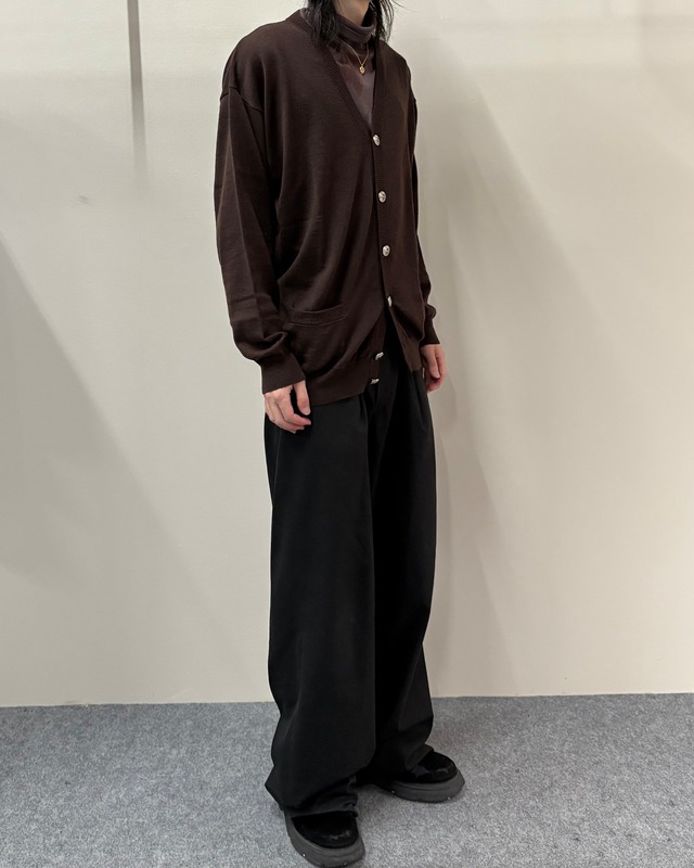 【VERSACE】V neck metal button cardigan