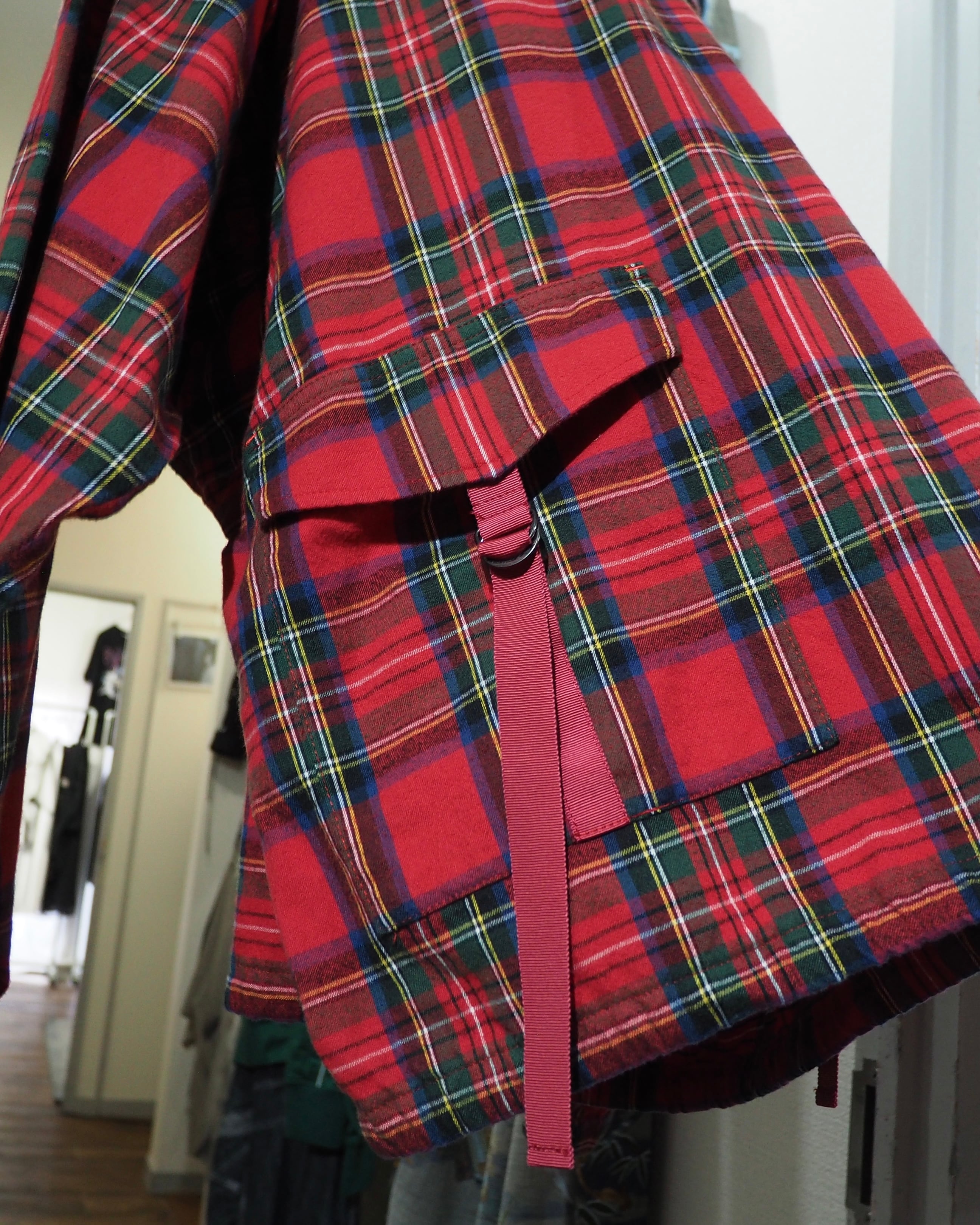 " Iroquois ‐ 変形 " Tartan check pattern Over silhouette Hoodie