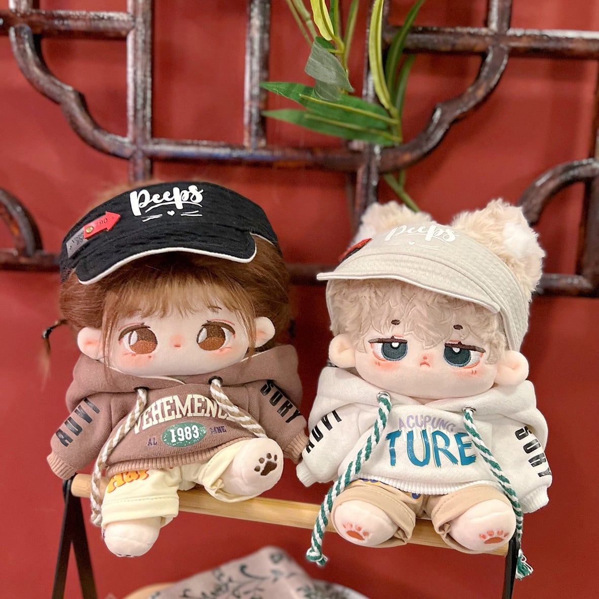 15cmぬい服】ロゴプリントのベーシックカラーコーデ 着せ替え