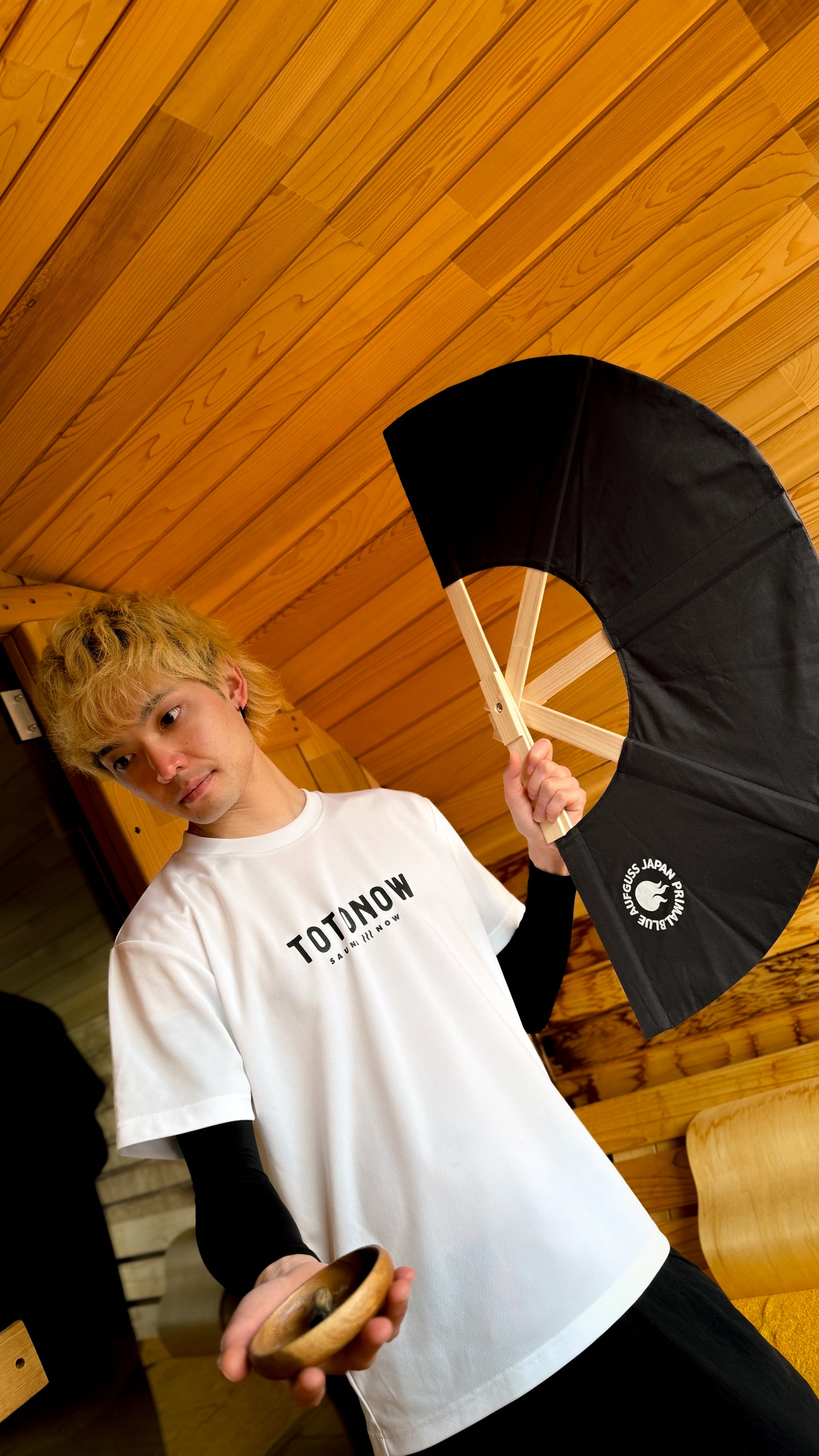 【新品】SAUNAGUT サウナファン アウフグースファン ミニ74cm 茶色 新品】SAUNAGUT サウナファン アウフグースファン ミニ74cm 茶色