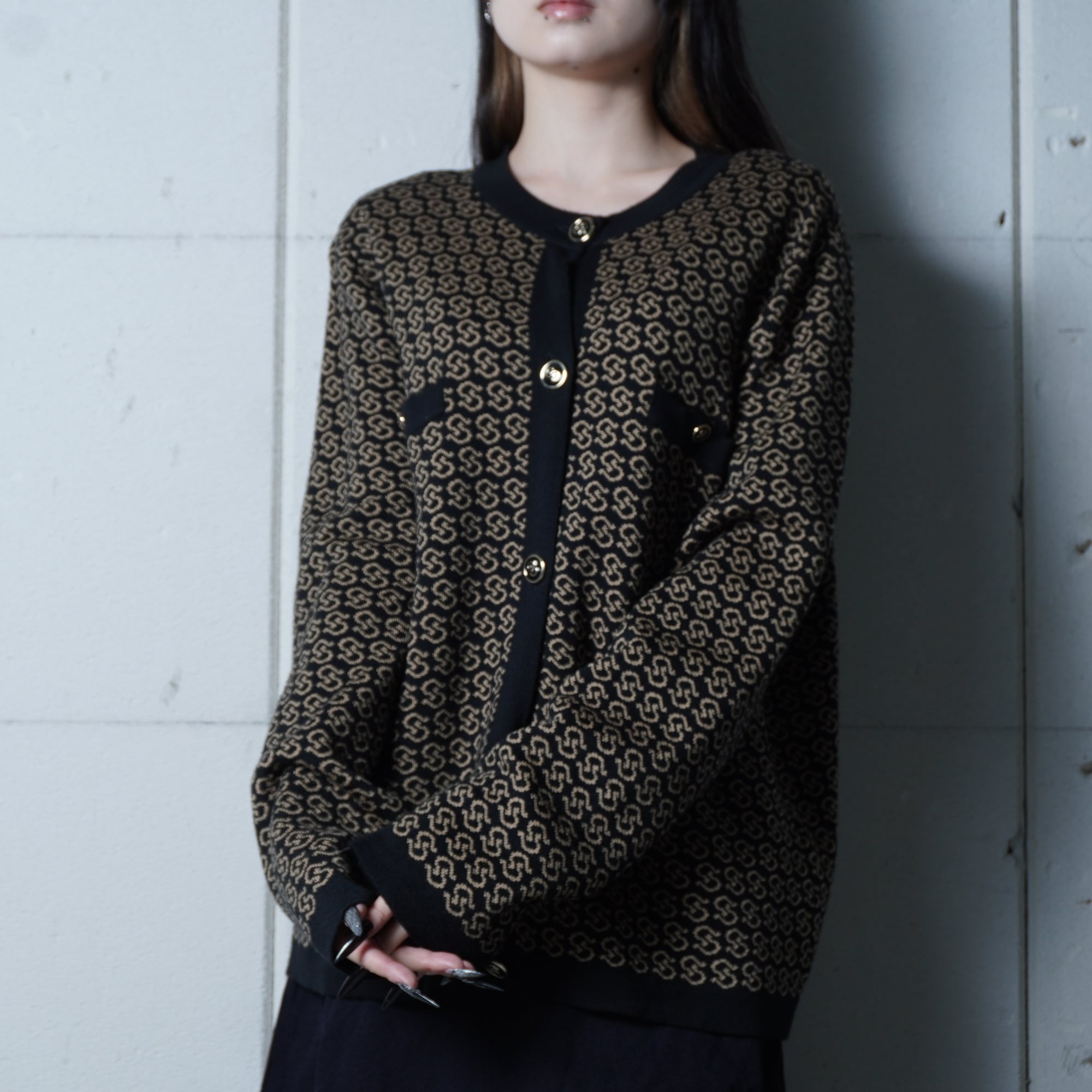 FERRAGAMO】フェラガモ ”VIRGIN WOOL100％”ガンチーニニット