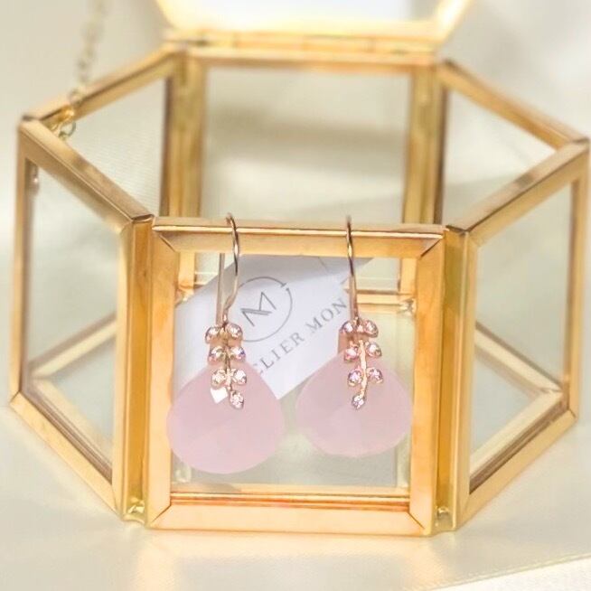 ☆送料無料☆Atelier Mon(アトリエモン)ドロップピアス<ピンクカルセドニー、ジルコニア>インドジュエリー