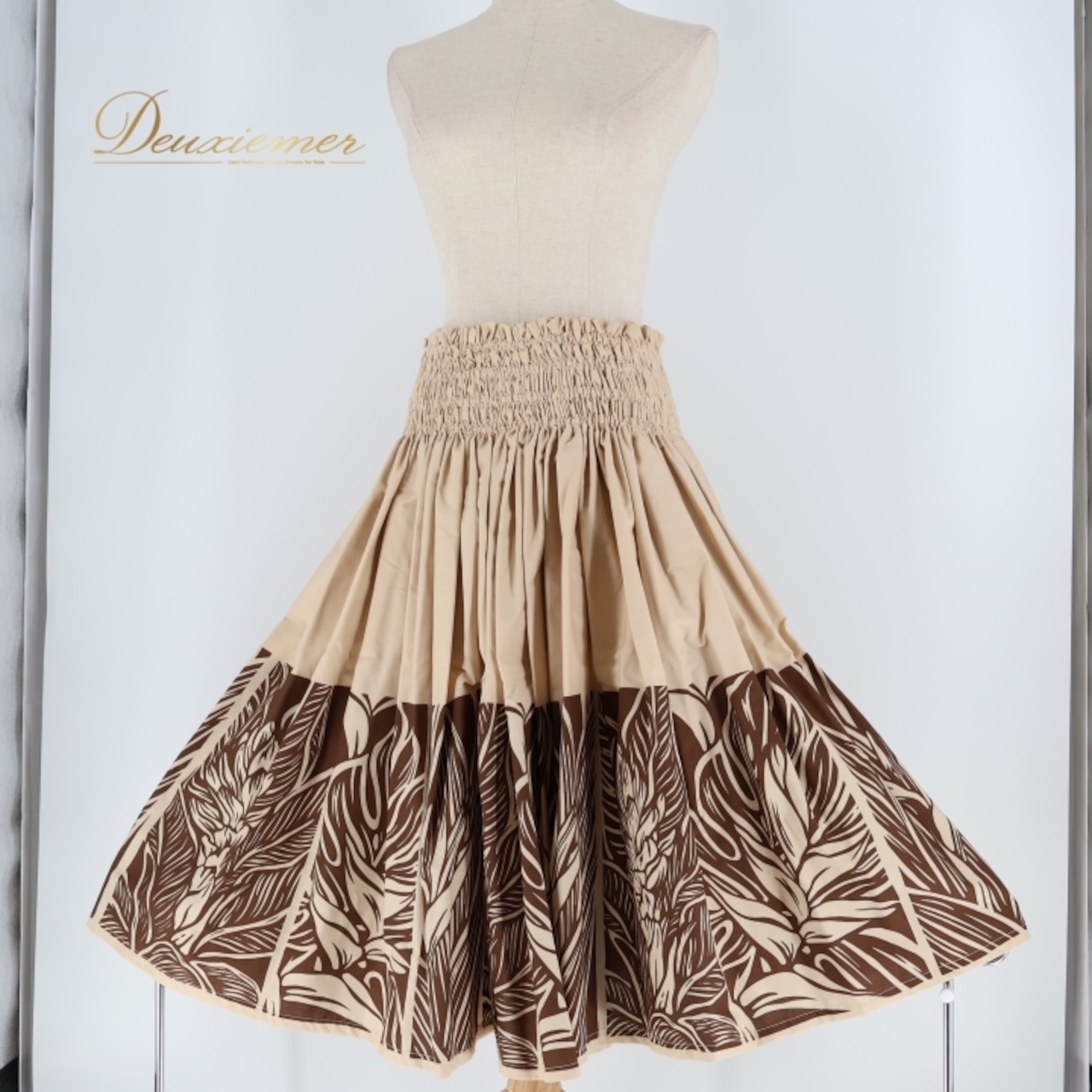 フラダンス 衣装 パウスカート Makalani ブラウン系 日本製 シングル シンプル 葉っぱ柄 かわいい 華やか 明るい 大人 ハワイアン アロハ ハワイアンプリント フラ ダンス レッスン 練習 ベージュ系 おしゃれ ダンス衣装 ハワイファッション
